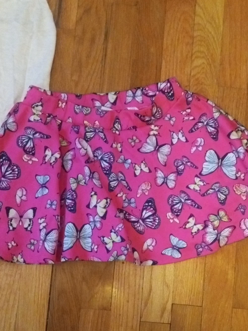 Girls XL bright Pink Butterfly Print Skirt and ivory button front sleeveless top